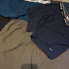 Szorty, zgłoszono przez Van der Valk Hotel Amsterdam-Amstel przy użyciu iLost