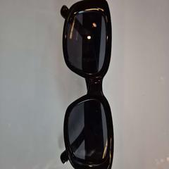 Slnečné okuliare, ako bolo nahlásené Room Mate Bruno pomocou iLost