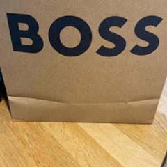 Aankoop boss bo، كما تم الإبلاغ عنه بواسطة Designer Outlet Roermond عبر iLost