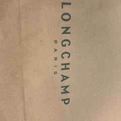 Aankoop longchamp, a été signalé par Designer Outlet Roermond utilisant iLost