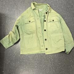 Jaqueta, Camisa & Armilla Groen, segons ha informat IKEA Amersfoort mitjançant iLost