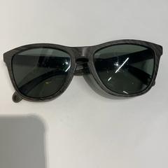 نظارات شمسية، كما تم الإبلاغ عنه بواسطة IKEA横浜 عبر iLost