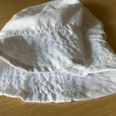 Hat, as reported by Schönbrunn - Schloss & Park using iLost