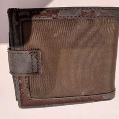 Kártyatartó Nom porteur : LOO***, amint azt TCL az iLost segítségével jelentette.