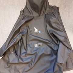 zwarte jas met huis- en autosleutels, som rapporterats till iLost