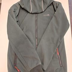 Jacket groen met oortjes in jaszak, as reported by Avonturenpark Hellendoorn using iLost