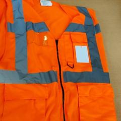 의류 - Fluovest, iLost를 사용하여 Centraal magazijn에 보고됨