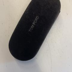 Portaocchiali con occhiali, come riportato da GVB utilizzando iLost