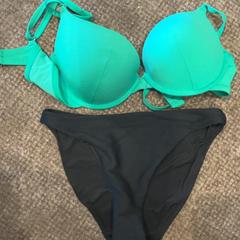 Bikini, zoals gemeld door Van der Valk Hotel Apeldoorn - De Cantharel met iLost