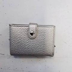 Billeteras, ha sido reportado por Hermes Eindhoven con iLost