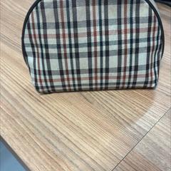 Make-up taštička, ako bolo nahlásené Vrije Universiteit Brussel (VUB) pomocou iLost