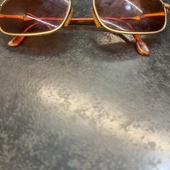 Sonnenbrille, gemeldet von Rotterdam The Hague Airport über iLost