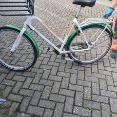 Witte fiets damesfiets, as reported by Stadswerk072 using iLost