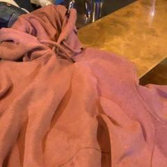 Maglione Rood/roze, come riportato da Café Leentje utilizzando iLost