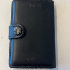 Peňaženka Defaye, ako bolo nahlásené GVB pomocou iLost