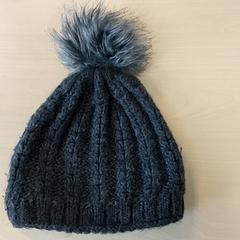 Vestiario - Muts, come riportato da Regio Oost-Vlaanderen utilizzando iLost