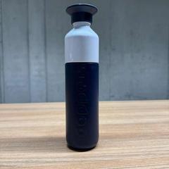 Bouteille d'eau Dark Blue, a été signalé par Vrije Universiteit Brussel (VUB) utilisant iLost