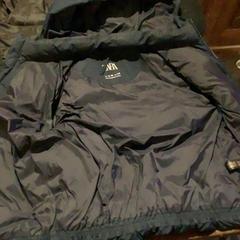 Bunda Donker blauw, jak nahlášeno Café Leentje pomocí iLost