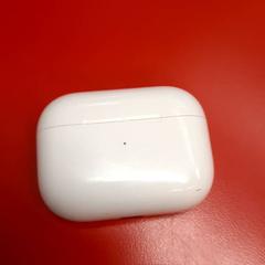 Custodia per airpods, come riportato da UvA REC utilizzando iLost
