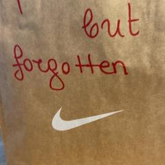 Aankoop nike, amint azt Designer Outlet Roermond az iLost segítségével jelentette.