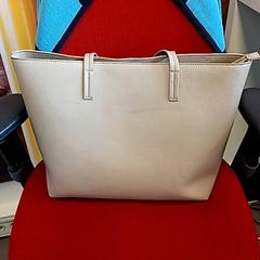 Saco, como reportado por Syntus Provincie Utrecht utilizando o iLost