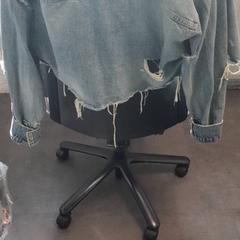Chaqueta, ha sido reportado por Transdev Hoeksche Waard Goeree Overflakkee con iLost