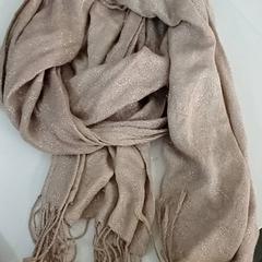 Scarf Écharpe pailletée, zoals gemeld door IKEA Orléans - Ardon met iLost