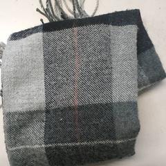 Kleidung - Sjaal, gemeldet von Regio Limburg - Leuven über iLost