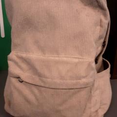 Mochila, como reportado por Diergaarde Blijdorp utilizando o iLost