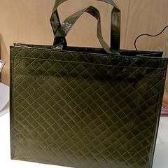 Táska Donkergroene, amint azt IKEA Groningen az iLost segítségével jelentette.