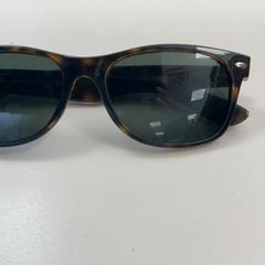 Sunglasses, as reported by Movie Park Germany using iLost