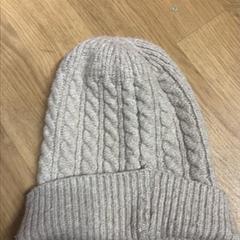 Kapelu bežová pletená čepice, gisa salatu by IKEA Brno iLost erabiliz