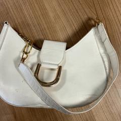 핸드백, iLost를 사용하여 Connexxion Amstelland-Meerlanden Schiphol Zuid에 보고됨