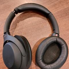 Sluchátka black, jak nahlášeno Leonardo Hotel Amsterdam Rembrandtpark pomocí iLost