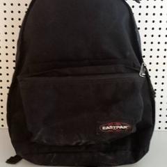 Hátizsák, amint azt Qbuzz GD Groningen HS az iLost segítségével jelentette.