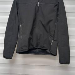 Softshell jack wouter de hamer, segons ha informat Pouw Vervoer mitjançant iLost