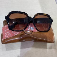 サングラス がiLostで IKEA渋谷 によって報告されました