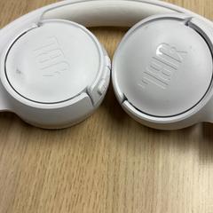 Headphones, as reported by Pathé Tilburg using iLost