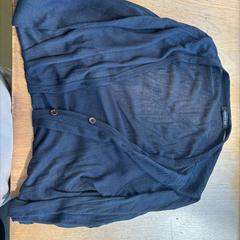 Vestje Donkerblauw Comme Il Faut, as reported by Hortus using iLost