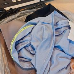 Sportkläder zwart lila grijs, rapporterat av Haven Hotel Rotterdam med iLost