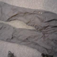 Pantalons d'esquí, segons ha informat SnowWorld Landgraaf mitjançant iLost