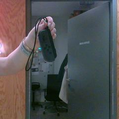 Nintendo switch-kontroller metall, plastic, rapporterat av MEININGER Hotel Innsbruck Zentrum med iLost