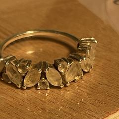 Goud zilveren ring met diamantjes a été signalé sur iLost