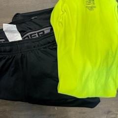 Clothes، كما تم الإبلاغ عنه بواسطة Inntel Hotels Amsterdam Centre عبر iLost