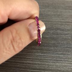 Ring  paarse steentjes, rapporterat av Pathé Helmond med iLost