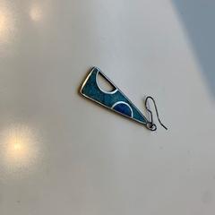 Earring hanger, a été signalé par Van Gogh Museum utilisant iLost