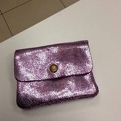 Kártyatartó GARAY, amint azt ilévia az iLost segítségével jelentette.