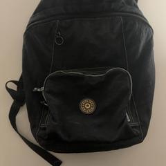 Mochila Kipling, como reportado por Fenix utilizando o iLost