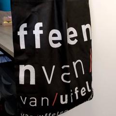 Väska Zwarte stoffen tas, rapporterat av Arriva Infoshop Enschede med iLost