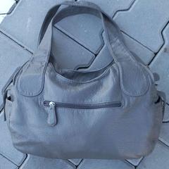 Táska Fithi Arefayne, amint azt Arriva West-Brabant az iLost segítségével jelentette.